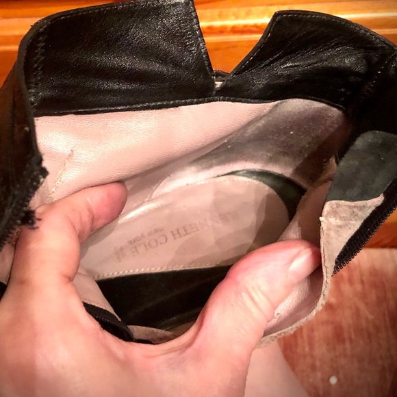 EUC KENNETH COLE genuine leather black ankle heeled booties size 9 - Picture 11 of 12